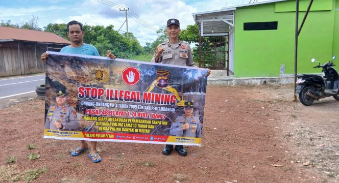 
					PERSONEL POLSEK PULAU PETAK LAKSANAKAN SOSIALISASI ILEGAL MINING KE MASYARAKAT GUNA PENCEGAHAN TAMBANG LIAR DI WILAYAH KECAMATAN PULAU PETAK