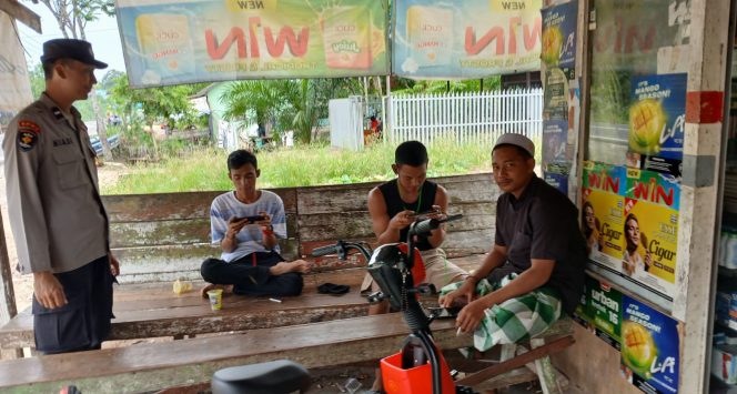 PERSONIL POLSEK PULAU PETAK LAKSANAKAN PATROLI DIALOGIS KE DESA-DESA WILAYAH KECAMATAN PULAU PETAK