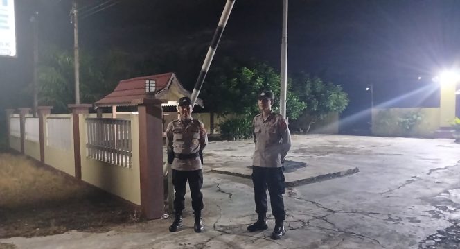 POLSEK PULAU PETAK LAKSANAKAN KEGIATAN SIAGA MAKO PADA MALAM HARI GUNA CIPTAKAN SITUASI AMAN