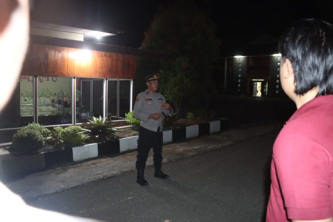 Piket Sipropam, Periksa Kehadiran Personel Saat Apel Malam Piket Fungsi