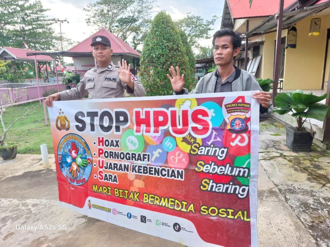 
					Polsek Kapuas Barat Rutin Berikan Imbauan Stop Hoax, Pornografi, Ujaran Kebencian serta Sara Kepada Warga Mandomai