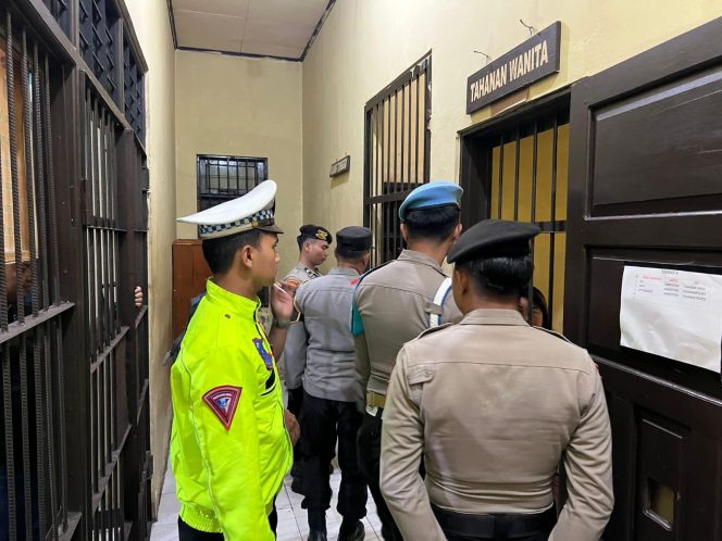 Patroli Dalam Sel Tahanan: Piket Polres Gunung Mas Pastikan Semua Aman