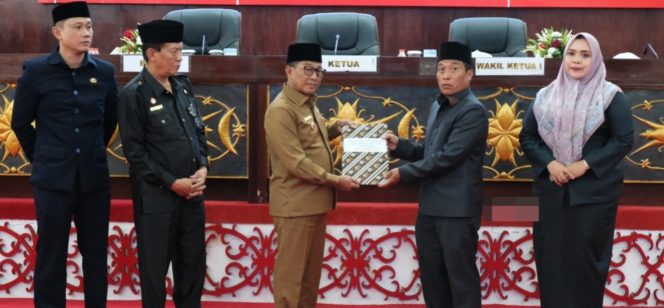 
					DPRD Murung Raya Gelar Paripurna, Tiga Raperda Diserahkan, Termasuk RAPBD 2026