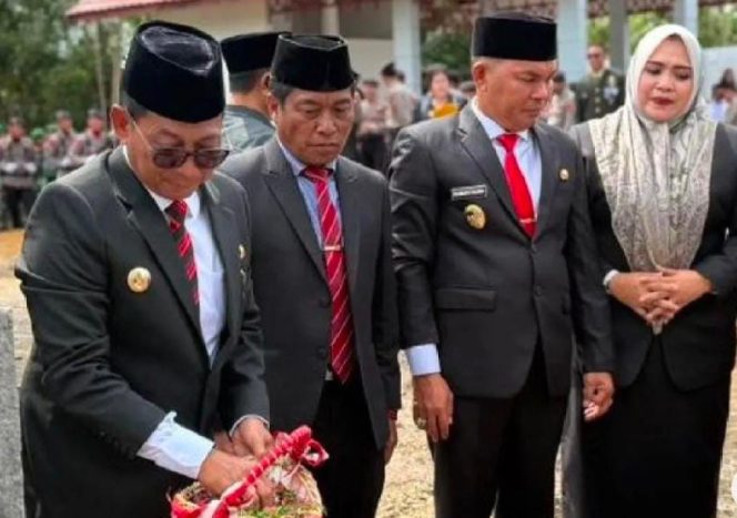 
					Hari Pahlawan: Rumiadi Ajak Seluruh Elemen Bersatu Memajukan Murung Raya Berkelanjutan