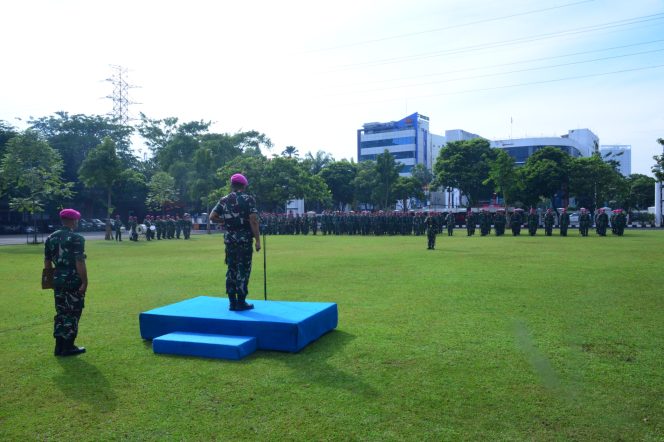 
					BERKOBAR SEMANGAT JUANG, DANDENMA MAKO KORMAR PIMPIN UPACARA RUTIN DENGAN GAGAH