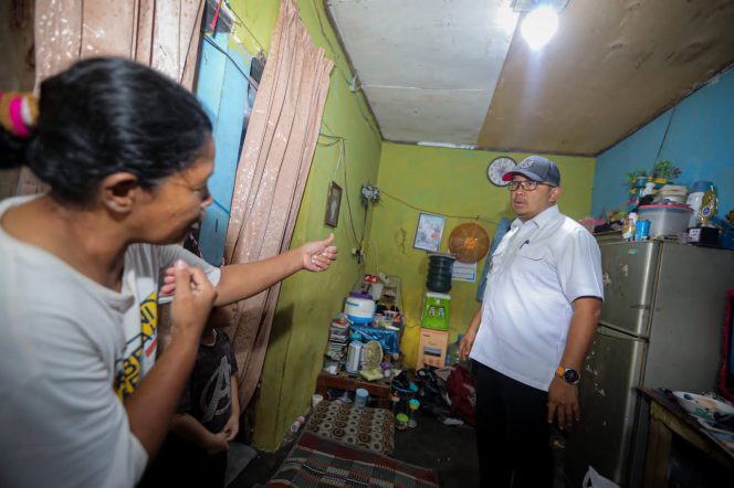 
					Puting Beliung Terjang Tiga Kecamatan, Farhan Pastikan Bantuan Cepat Tiba