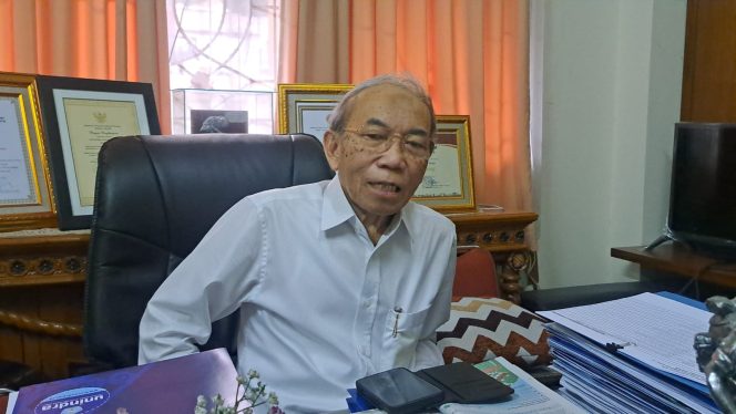 
					Rektor UNINDRA Prof Dr H Sumaryoto: Fungsi Media Sosial di Pendidikan ada Positif dan Negatif 