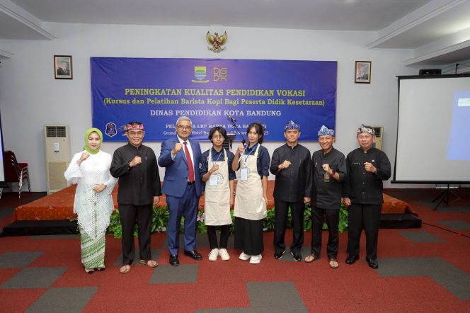 
					Pemkot Bandung Latih Siswa Paket C Jadi Barista, Dorong Kemandirian dan Tekan Pengangguran