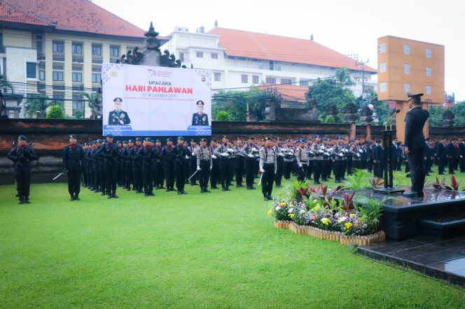 
					Upacara Peringatan Hari Pahlawan, Karo SDM Polda Bali: Pahlawanku Teladanku, Terus Bergerak, Melanjutkan Perjuangan