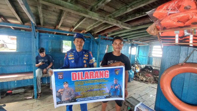 
					Cegah Illegal Fishing, Satpolairud Polres Kapuas Imbau Hal Ini Pada Warga Pesisir DAS Kapuas