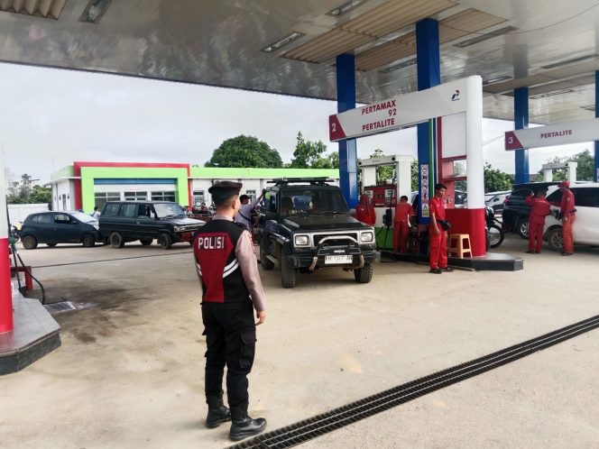 
					Cegah Antrian Panjang, Sat Samapta Lakukan Patroli Di SPBU Puruk Cahu