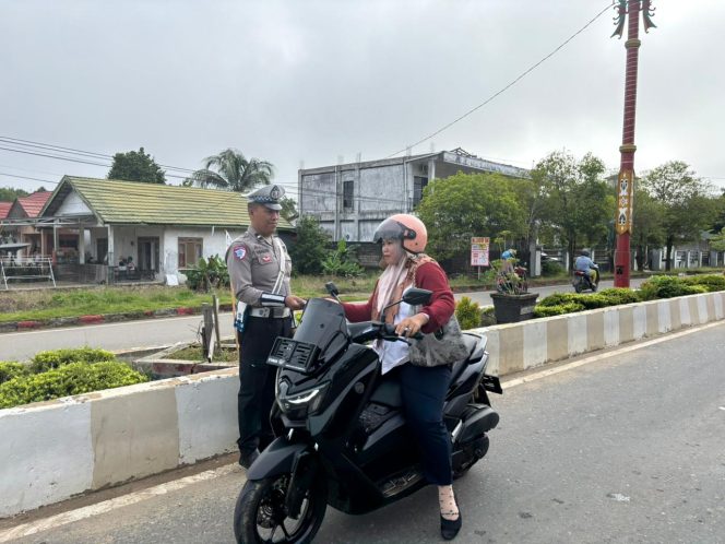 
					Operasi Zebra Telabang 2025, Satlantas Polres Murung Raya Bagikan Leafet Ke Pengendara Jl. Jenderal Sudirman