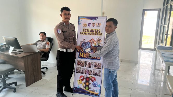 
					Polantas Menyapa, Satlantas Polres Murung Raya Tingkatkan Kualitas Pelayanan Publik Di Satpas SIM