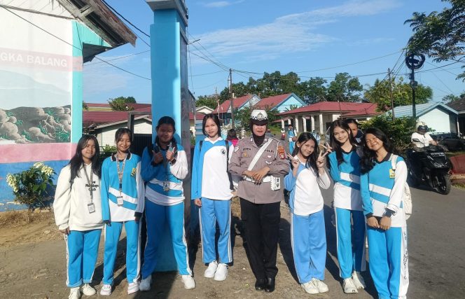 
					Polantas Menyapa di Ops Zebra 2025, Satlantas Polres Murung Raya Edukasi Tertib Berlalu Lintas Kepada Pelajar SMPN 1 Murung