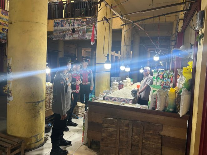 
					Pamapta II Pimpin Personel KRYD Polres Barsel Lakukan Patroli Dialogis Area Obvit