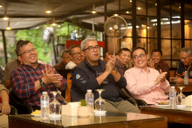 
					Wali Kota Bandung Nilai Camat Garda Terdepan, Dikejar dan Ditunggu
