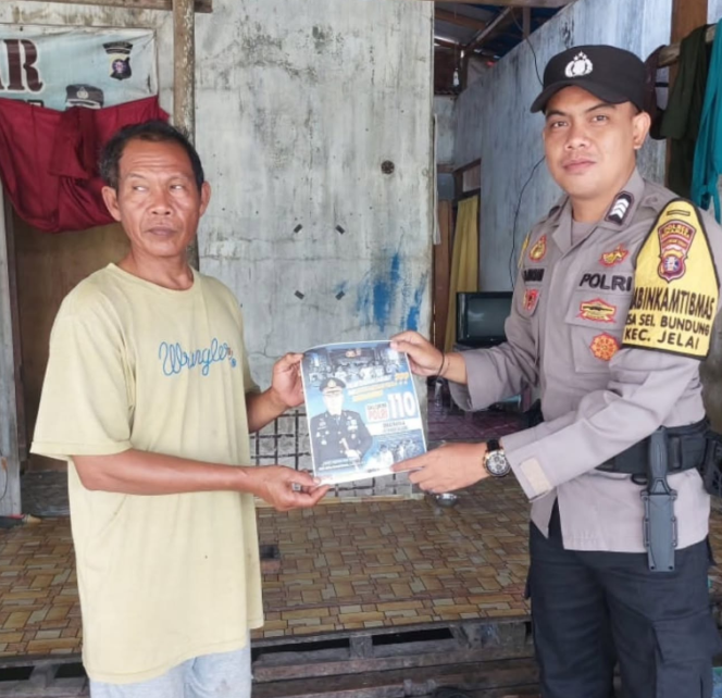 
					Brigpol Eko Andriani Sosialisasikan Layanan Call Center 110 kepada Warga Kecamatan Jelai