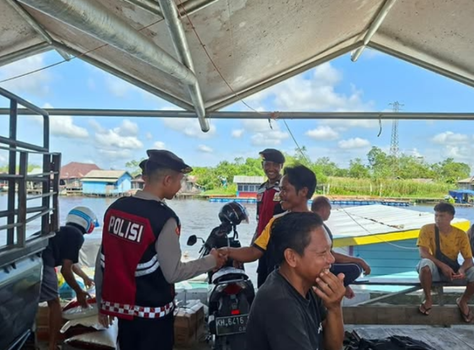 
					Satsamapta Polres Sukamara Laksanakan Patroli Presisi untuk Wujudkan Keamanan dan Kedekatan dengan Masyarakat