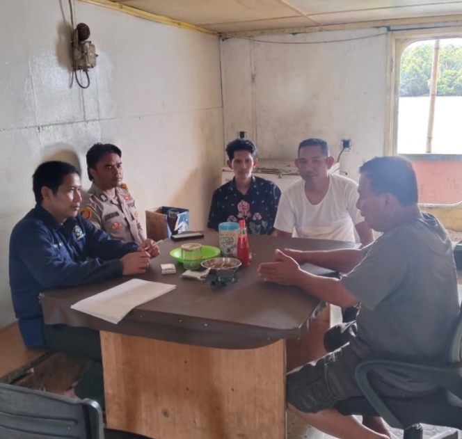 
					Bhabinkamtibmas Desa Pulau Nibung Laksanakan Kegiatan Jum’at Curhat Bersama Warga dan Aparat Desa