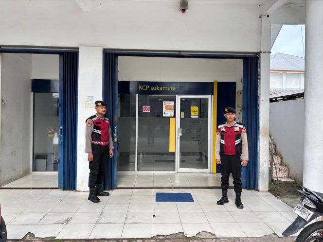 
					Sat Sabhara Polres Sukamara Tingkatkan Patroli di Bank Mandiri untuk Jaga Keamanan Objek Vital