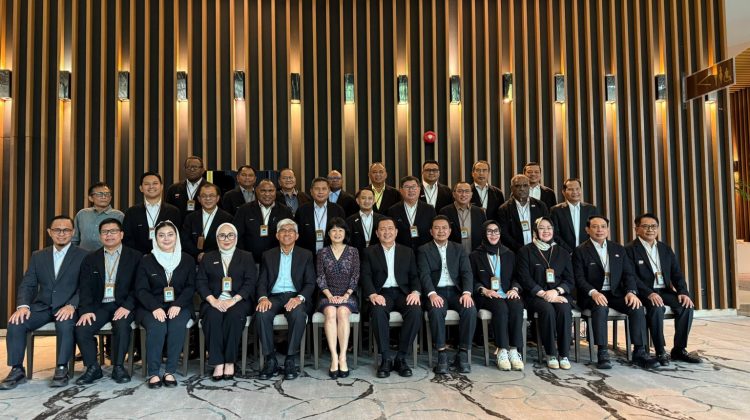 Wali Kota Palangka Raya Ikuti Pendidikan Kepemimpinan di National University of Singapore