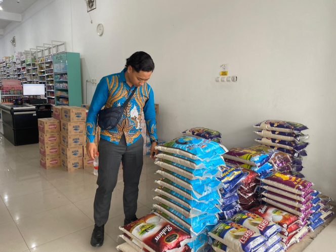 
					Satreskrim Polres Sukamara Lakukan Inspeksi Harga Beras di Pasaran