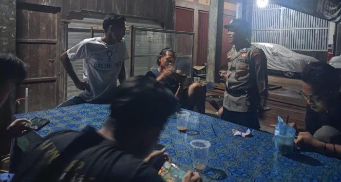 
					Polsek Manuhing Hadir, Ciptakan Rasa Aman Warga dari Kejahatan