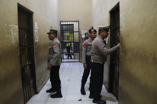 
					Cegah Hal Tak Diinginkan, Piket Polres Gunung Mas Laksanakan Kontrol Fisik Dan Ruang Tahanan