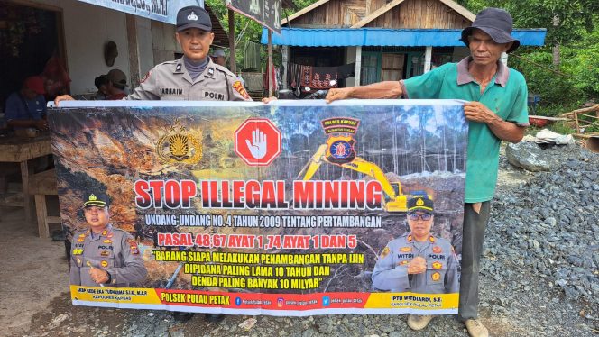 
					PERSONEL POLSEK PULAU PETAK LAKSANAKAN SOSIALISASI ILEGAL MINING KE MASYARAKAT GUNA PENCEGAHAN TAMBANG LIAR DI WILAYAH KECAMATAN PULAU PETAK