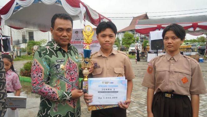 
					Achmad Zaini Apresiasi Siswa Berprestasi untuk Palangka Raya