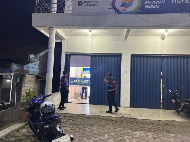 
					Cegah Premanisme, Samapta Sukamara Amankan Lingkungan Bank Mandiri