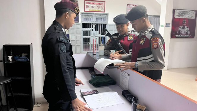 
					Patroli Harkamtibmas Samapta Amankan Lingkungan Lapas Sukamara