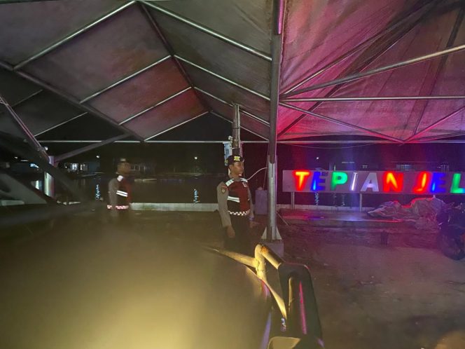 
					Patroli Harkamtibmas Samapta Amankan Area Pelabuhan Speed Boad