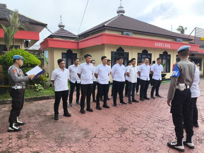 
					Kanit II Satintelkam Polres Barito Utara Berikan Sosialisasi Larangan Gaya Hidup Hedon kepada Anggota