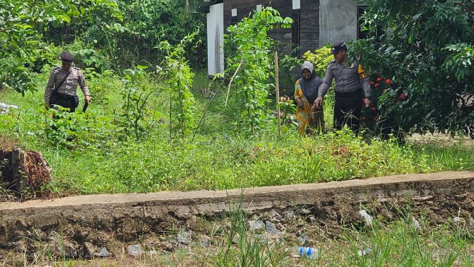 
					Giat Dukungan Terhadap Ketahanan Pangan Personil Polsek Kapuas Murung Pemanfaatan Lahan Pekarangan Mandiri
