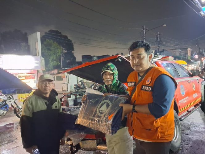 
					Pemkot Bandung Bantu Warga Terdampak Puting Beliung Sekeloa