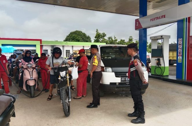 
					Cegah Antrian Panjang, Personel Pamapta Polres Mura Lakukan Patroli Di SPBU Puruk Cahu