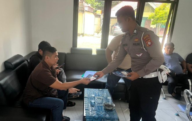 
					Polantas Menyapa, Satlantas Polres Murung Raya Optimalkan Pelayanan Publik Di Satpas SIM