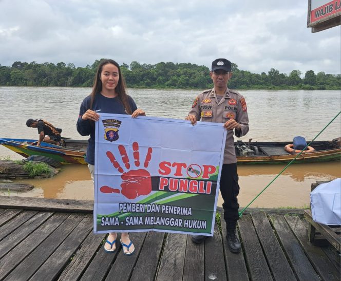 
					Personel Polsek Dusut Sosialisasikan Perpres Nomor 87 Tahun 2016 Dengan Masyarakat