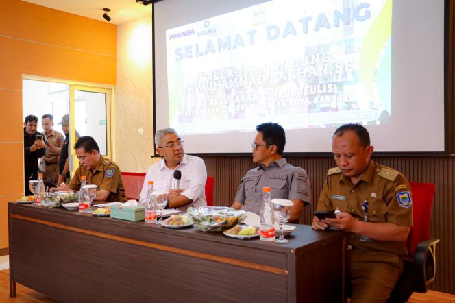 
					Pemkot Bandung Bakal Tertibkan Pedagang Cuanki Jalan Diponegoro 