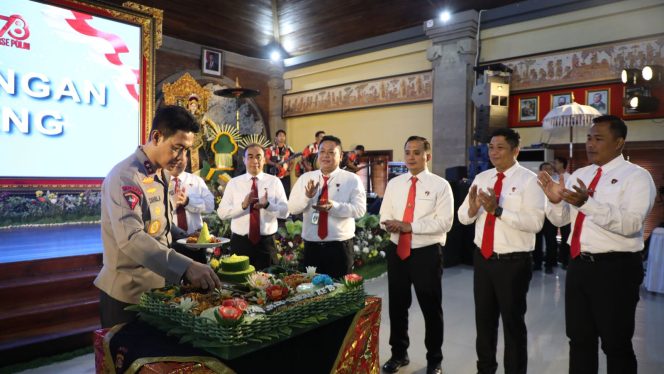 
					Momentum Kebersamaan, Kapolda Bali Rayakan HUT Reserse ke-78 Bersama Jajaran