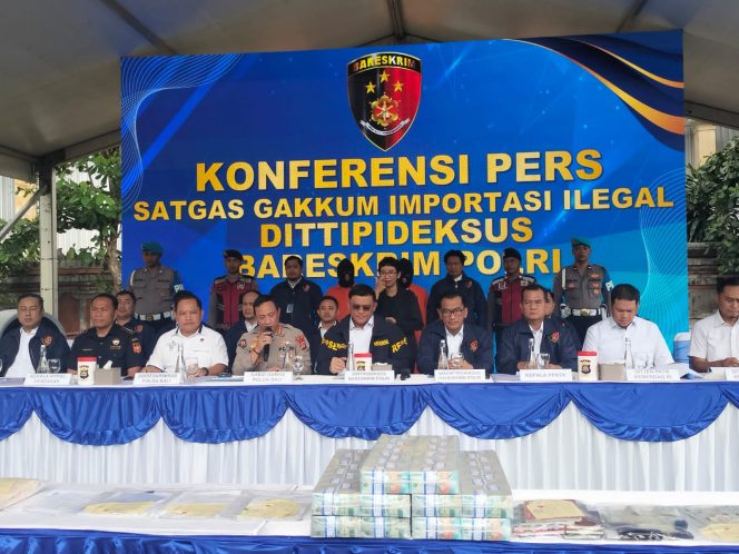 
					Bareskrim Polri Ungkap Kasus Pencucian Uang dengan Perdagangan Impor Pakaian Bekas Omset 1,3 T di Pasar Kodok Tabanan