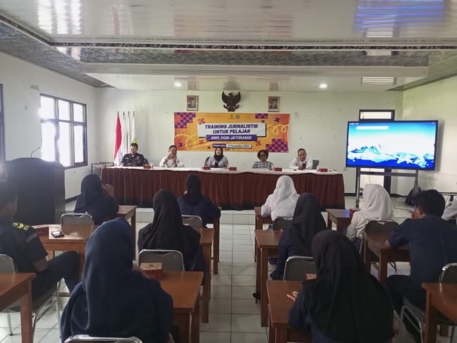 
					Aliansi Wartawan Indonesia DPC Majalengka Gelar Training Jurnalistik untuk Pelajar di SMK PGRI Jatiwangi