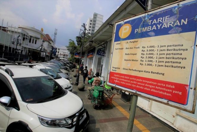
					Pemkot Bandung Tindaklanjuti Aduan Dugaan Pungli Parkir di Jalan Braga