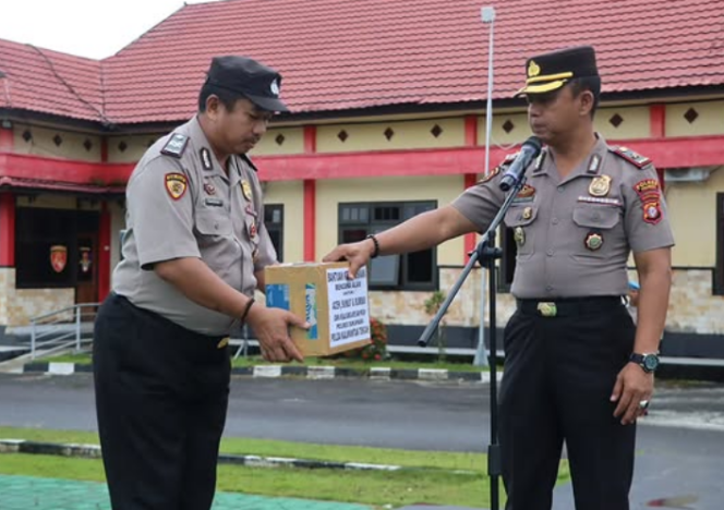
					Keluarga Besar Polres Sukamara Polda Kalteng Sampaikan Duka dan Salurkan Bantuan Kemanusiaan untuk Korban Bencana di Aceh, Sumatera Utara, dan Sumatera Barat