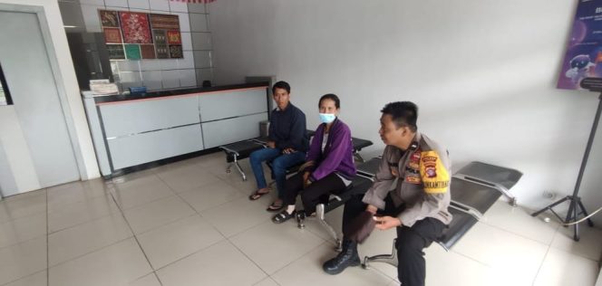 
					Antisipasi Gangguan Kamtibmas Di Wilkum Polsek Kapuas barat, Personil Polsek Kapuas Barat Patroli Obyek Vital