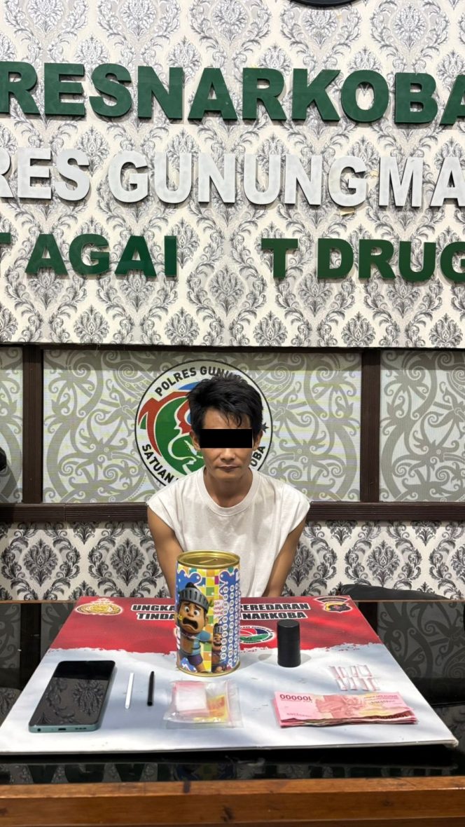 
					Pria di Desa Taringen Diringkus Bersama 8 Paket Sabu oleh Satresnarkoba dan Polsek Manuhing