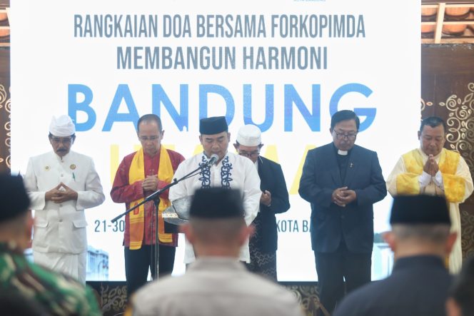 
					Jelang Tahun Baru 2026, Kota Bandung Satukan Doa