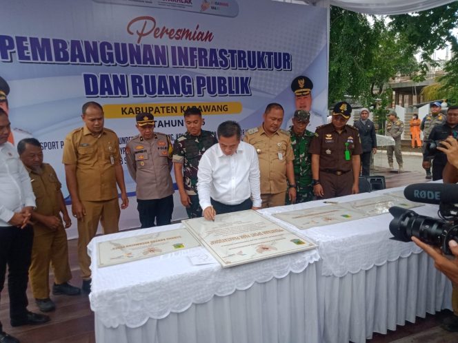 
					Pemkab Karawang Resmikan Sejumlah Proyek Infrastruktur dan Ruang Publik Strategis