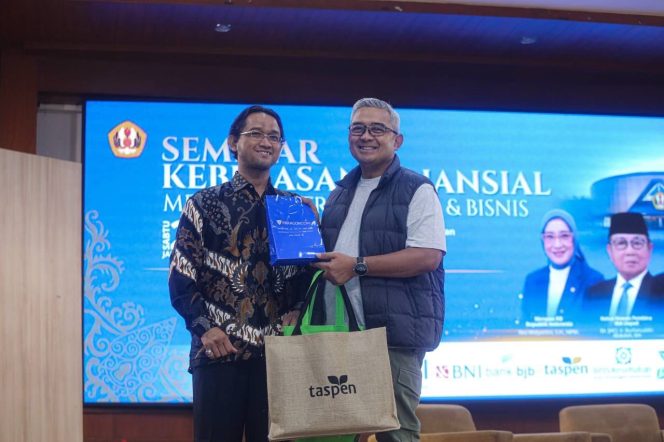 
					Wali Kota Bandung: Literasi Keuangan Penting untuk Kebebasan Finansial